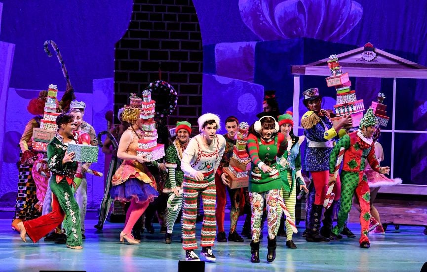 Cirque Dreams Holidaze